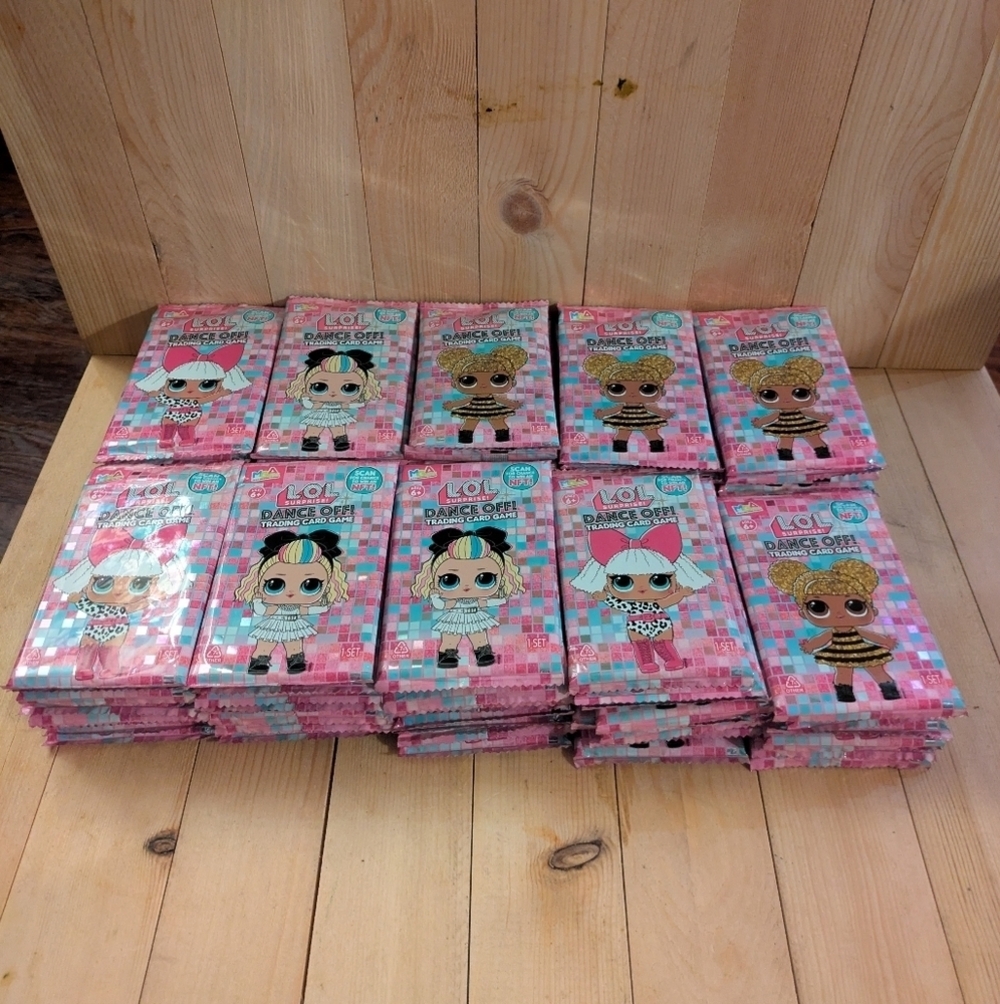 LOL Surprise Trading Cards Lot Of 98 Packs New - Picture 2 of 9